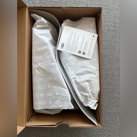 UGG Goldenstar Glide Suede Sandals Size 8.5 SAND(Beige) - Picture 6 of 10